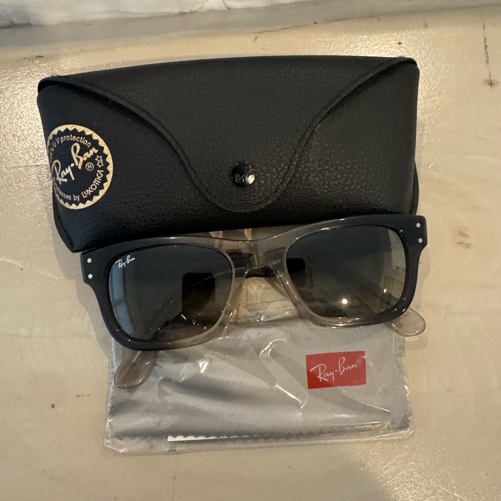 Ray-Ban Classic Sunglasses with Case